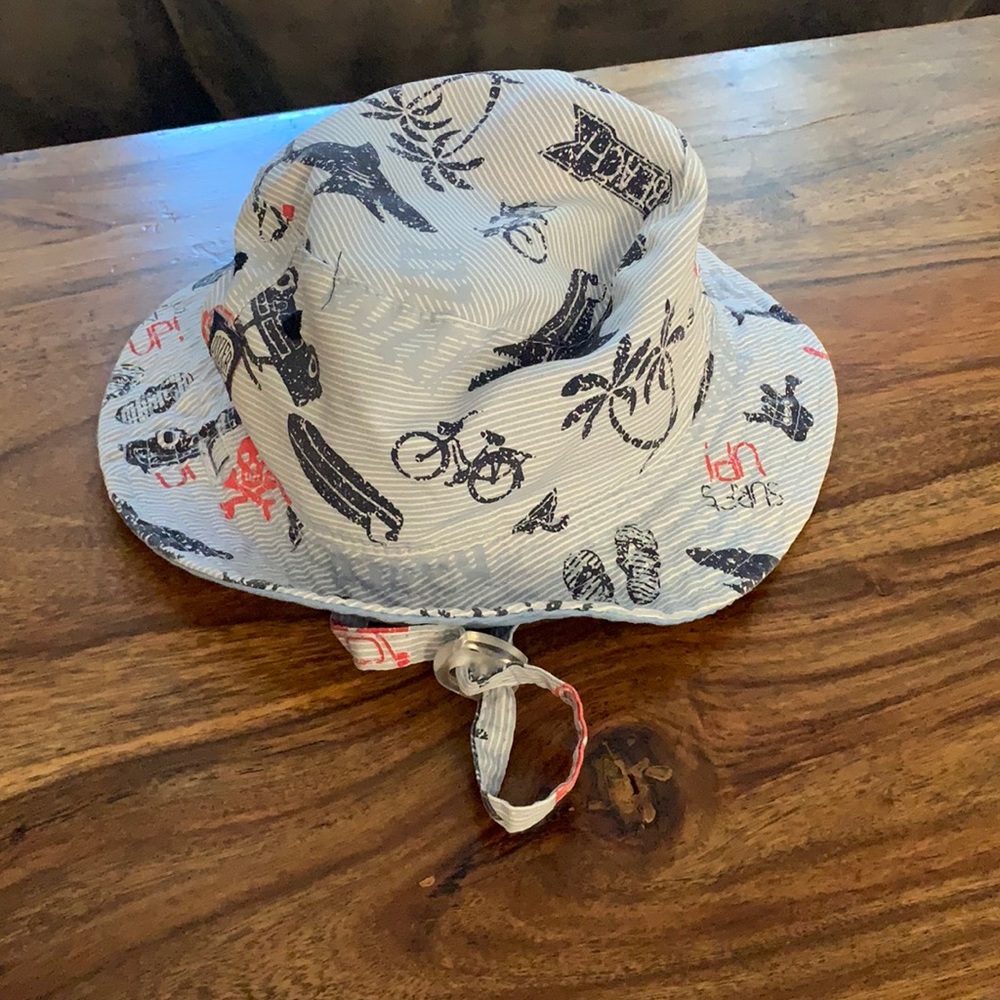 NWOT dozier reversible baby sun hat